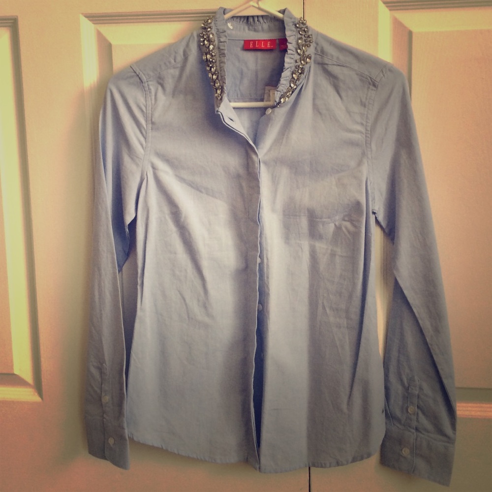 Button up shirt with embellished collar